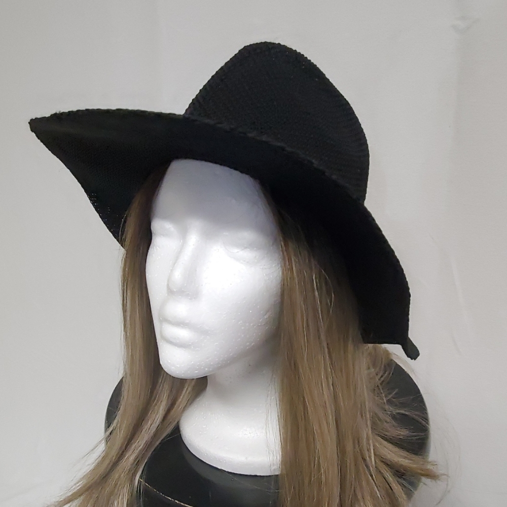 Black hat for women